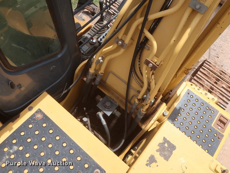 image for item HJ9330 2005 John Deere 160C LC  excavator