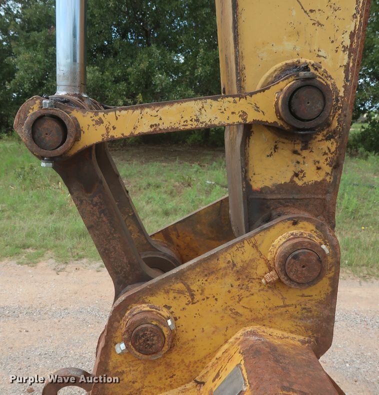 image for item HJ9330 2005 John Deere 160C LC  excavator