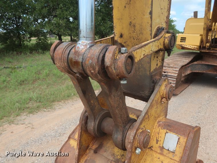 image for item HJ9330 2005 John Deere 160C LC  excavator