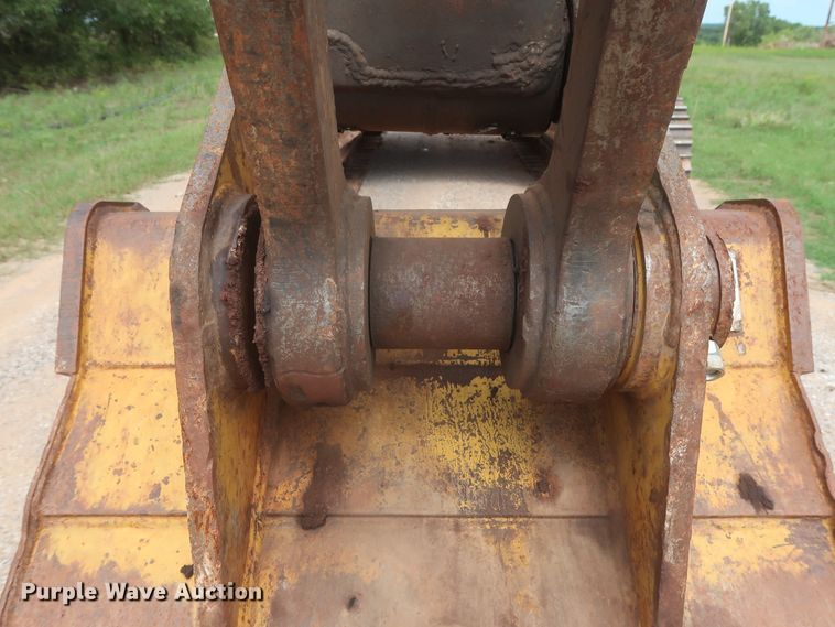 image for item HJ9330 2005 John Deere 160C LC  excavator