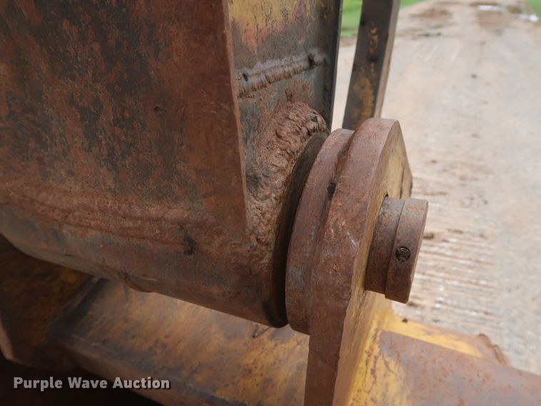 image for item HJ9330 2005 John Deere 160C LC  excavator