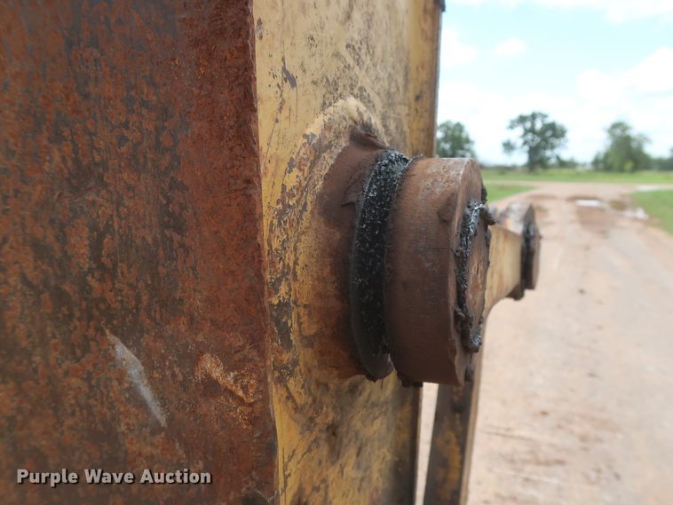 image for item HJ9330 2005 John Deere 160C LC  excavator