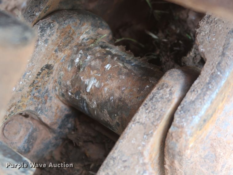 image for item HJ9330 2005 John Deere 160C LC  excavator