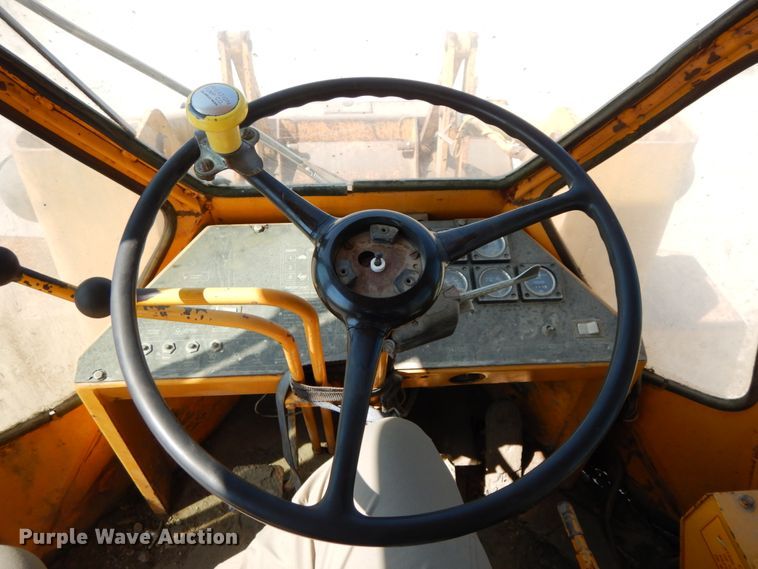 image for item HJ9544 Clark 35GMC  wheel loader