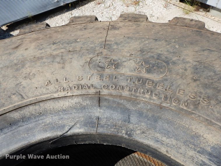 image for item HJ9558 (2) 20.5R25 tires