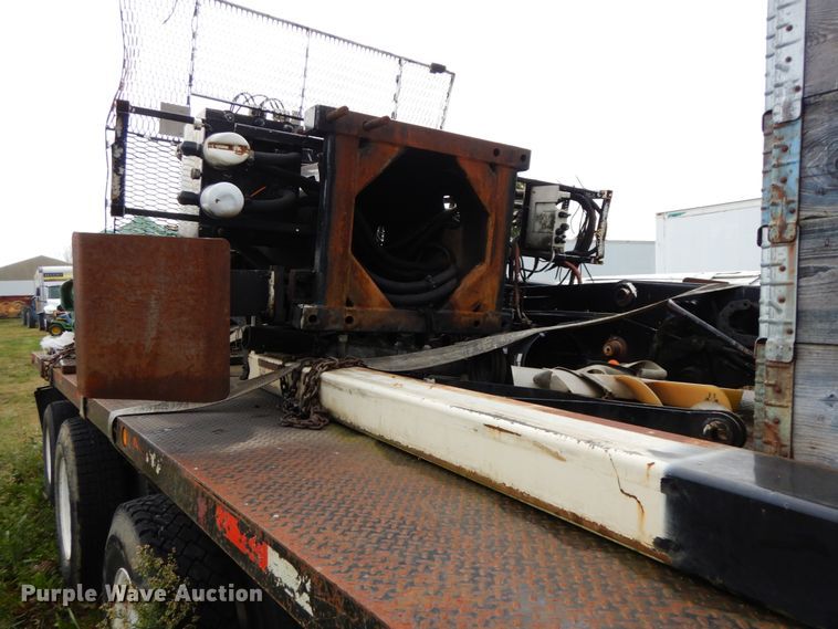 image for item HJ9582 2003 IMT 1600 Series 2 crane