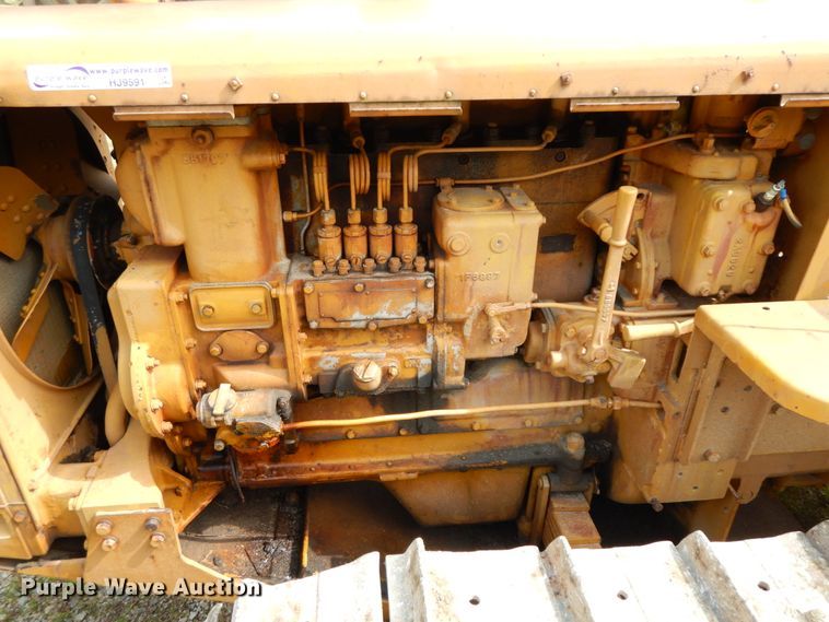 image for item HJ9591 Caterpillar D4  crawler tractor