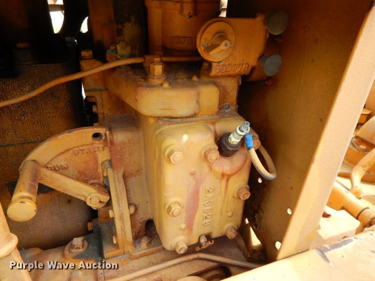 image for item HJ9591 Caterpillar D4  crawler tractor