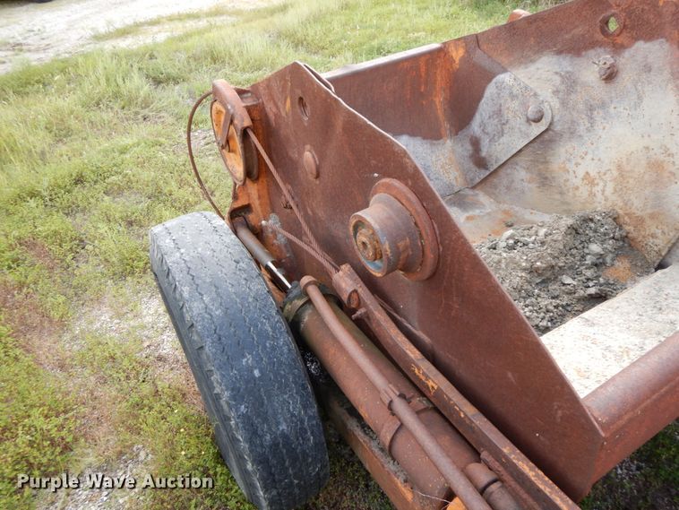 image for item HJ9591 Caterpillar D4  crawler tractor