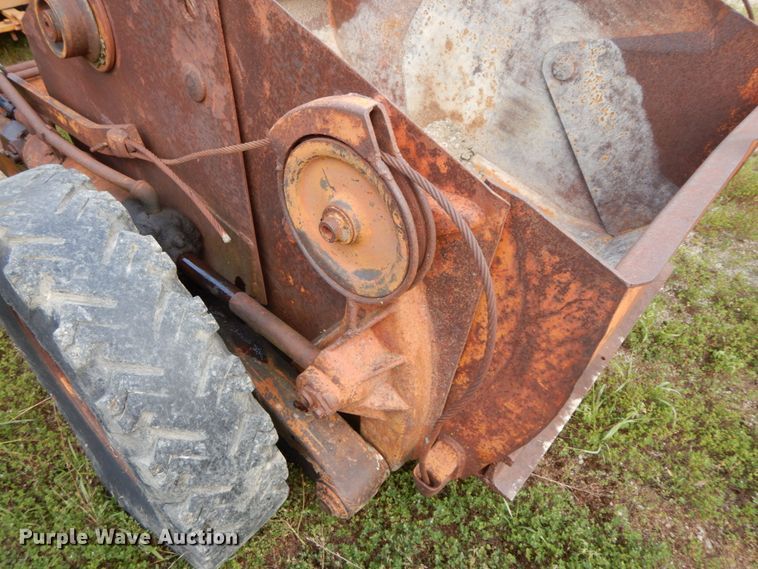 image for item HJ9591 Caterpillar D4  crawler tractor