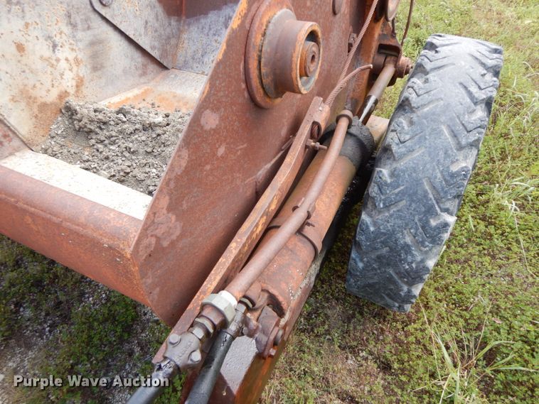 image for item HJ9591 Caterpillar D4  crawler tractor