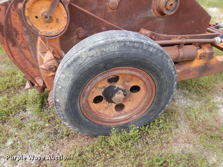 image for item HJ9591 Caterpillar D4  crawler tractor