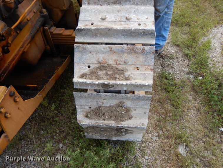 image for item HJ9591 Caterpillar D4  crawler tractor