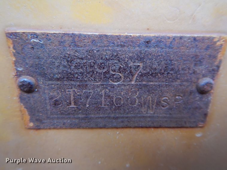 image for item HJ9591 Caterpillar D4  crawler tractor