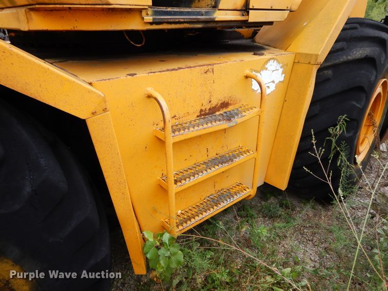 image for item HJ9592 P & H   crane