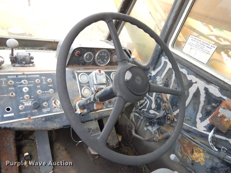 image for item HJ9592 P & H   crane