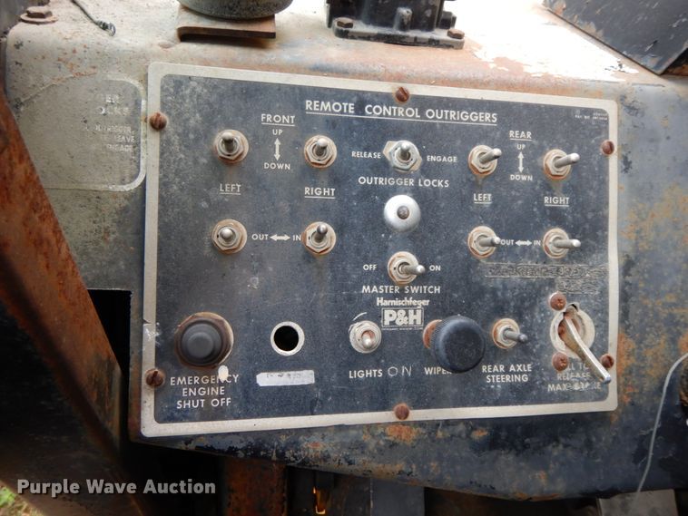 image for item HJ9592 P & H   crane