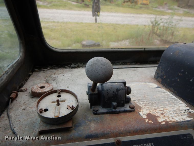 image for item HJ9592 P & H   crane