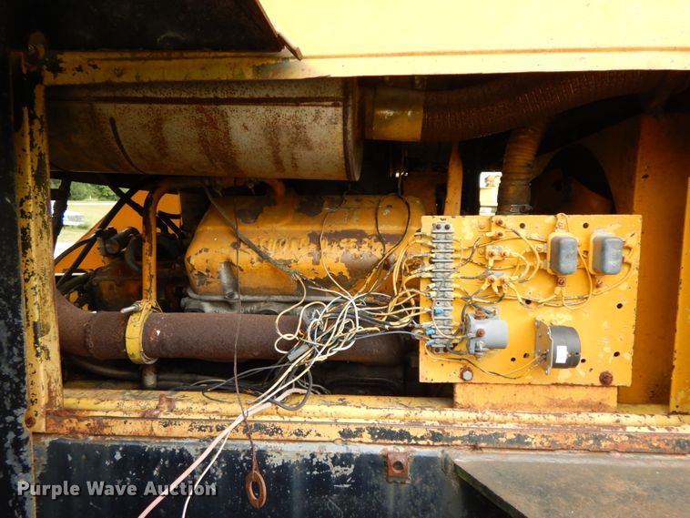 image for item HJ9592 P & H   crane