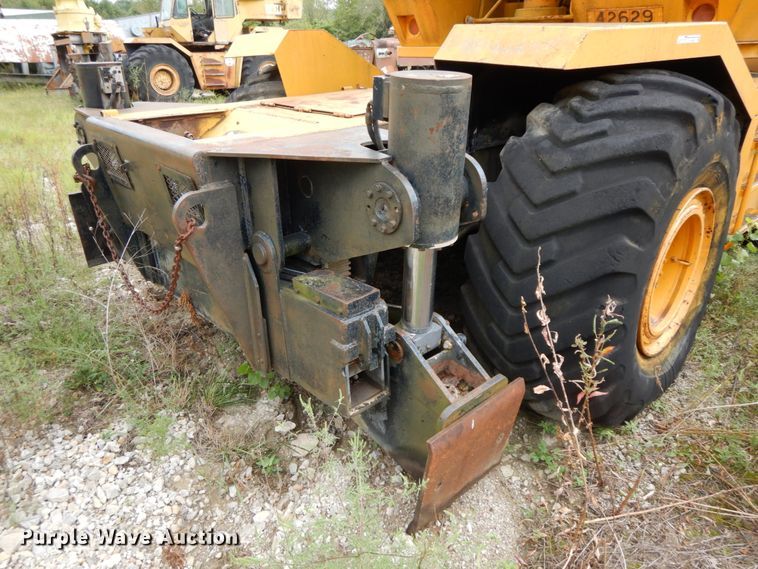 image for item HJ9592 P & H   crane