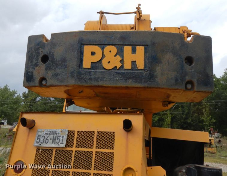 image for item HJ9592 P & H   crane