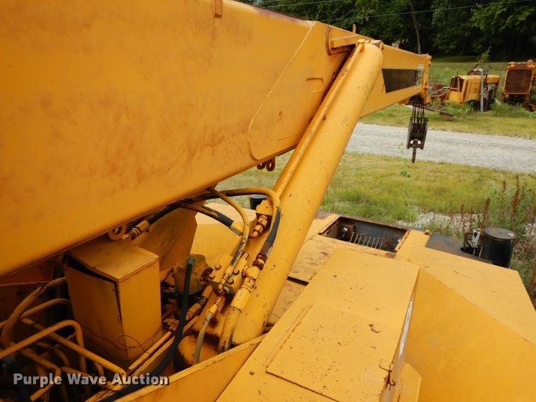 image for item HJ9592 P & H   crane