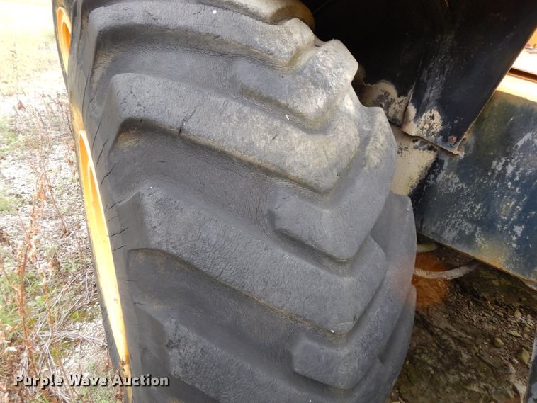 image for item HJ9592 P & H   crane