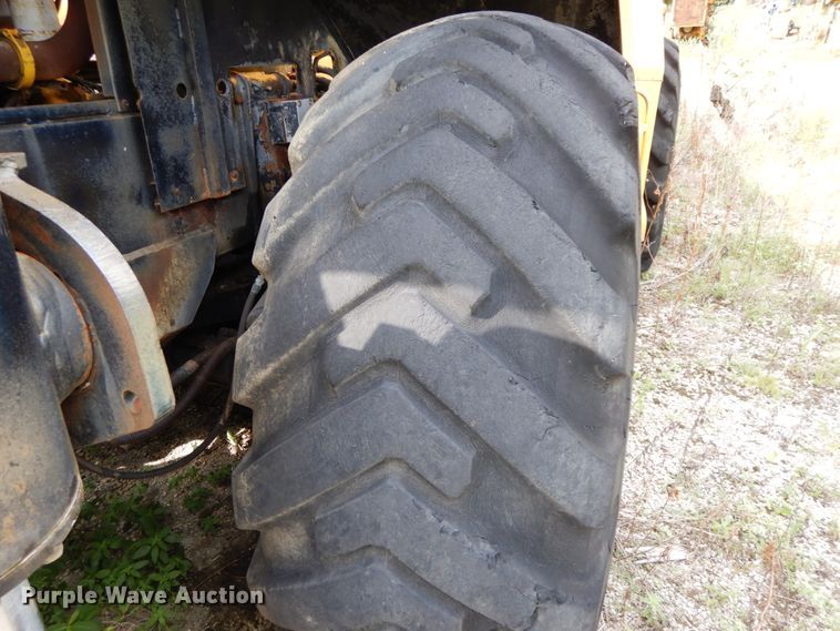 image for item HJ9592 P & H   crane