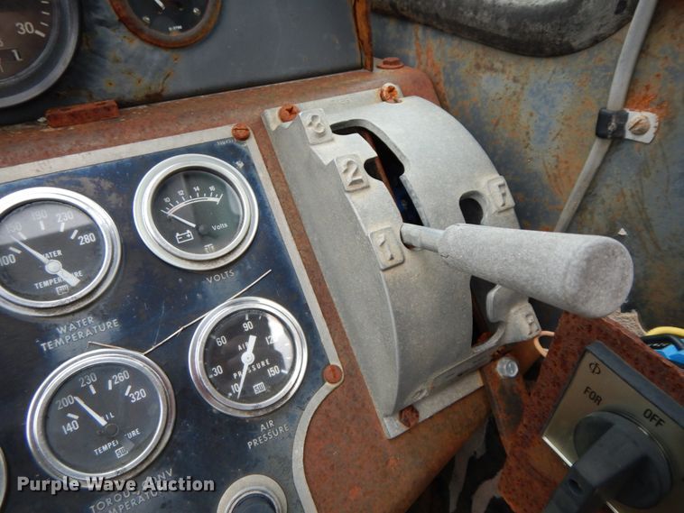 image for item HJ9593 P & H  W350A crane