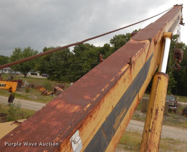 image for item HJ9593 P & H  W350A crane