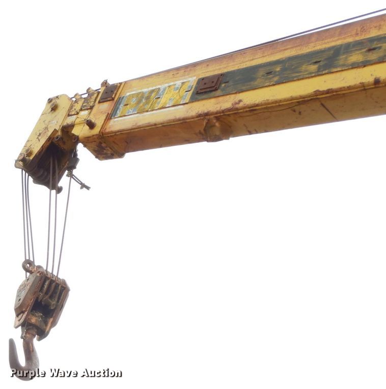 image for item HJ9593 P & H  W350A crane