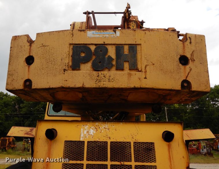image for item HJ9593 P & H  W350A crane