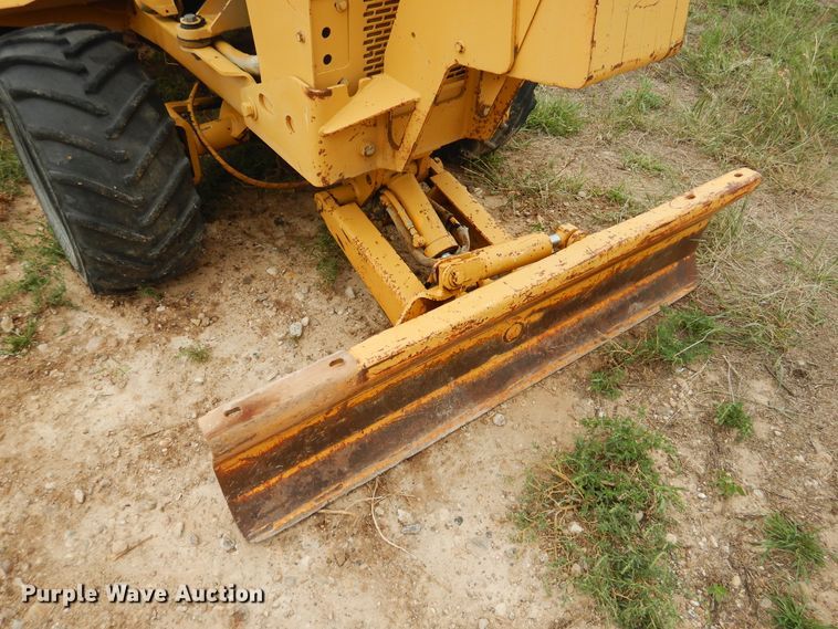 image for item HO9908 Vermeer V3550  trencher