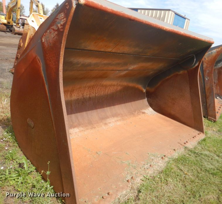 image for item HP9750 JRB WA-380 124"W bucket