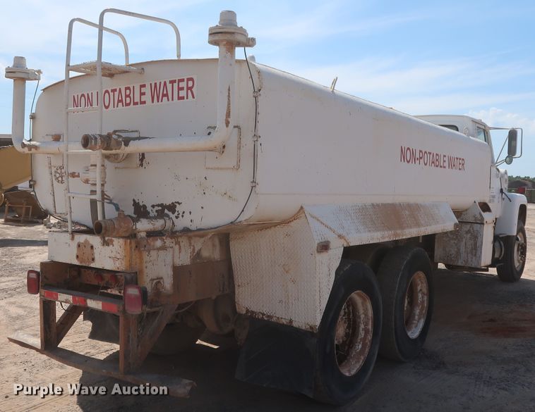 image for item HT9732 1980 Ford 8000  water truck