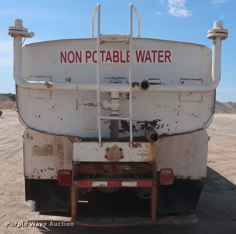 image for item HT9732 1980 Ford 8000  water truck