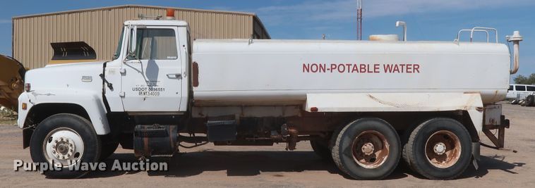 image for item HT9732 1980 Ford 8000  water truck