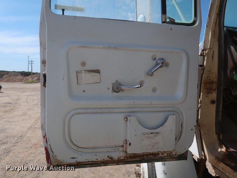 image for item HT9732 1980 Ford 8000  water truck