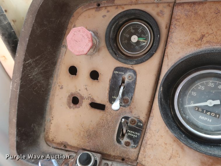 image for item HT9732 1980 Ford 8000  water truck