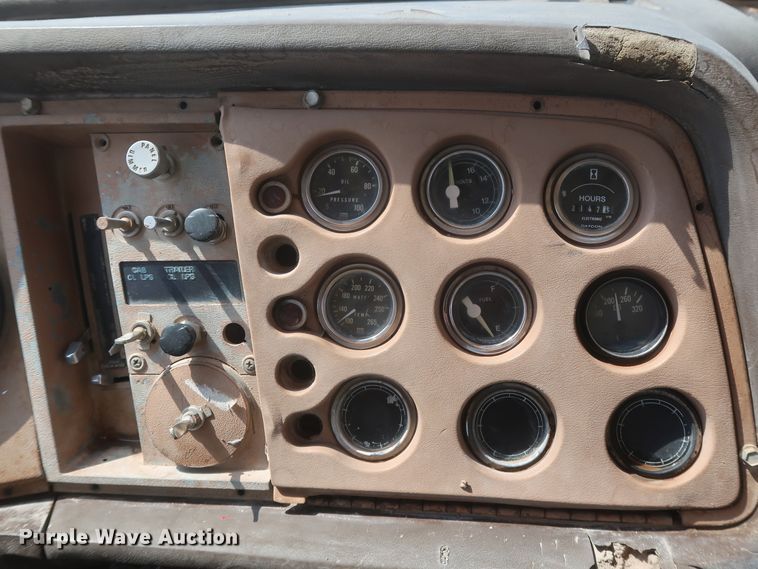 image for item HT9732 1980 Ford 8000  water truck