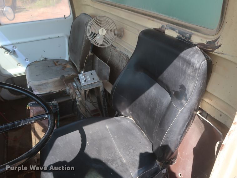 image for item HT9732 1980 Ford 8000  water truck