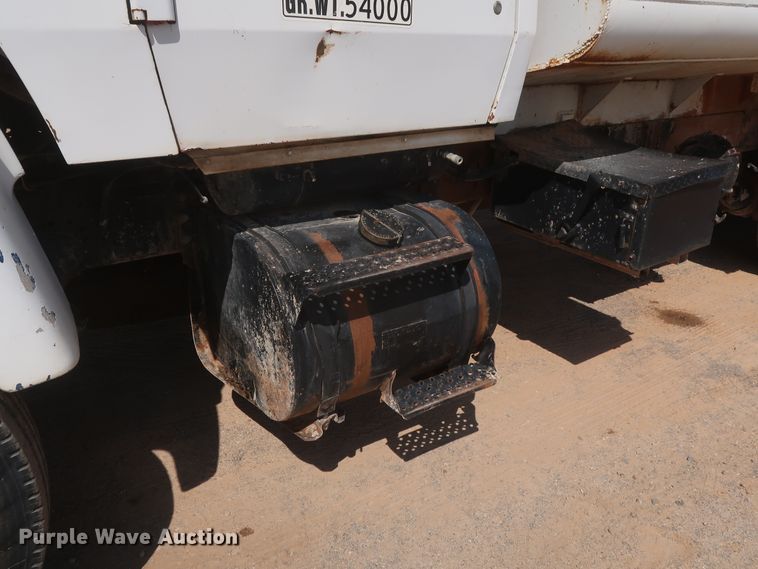 image for item HT9732 1980 Ford 8000  water truck