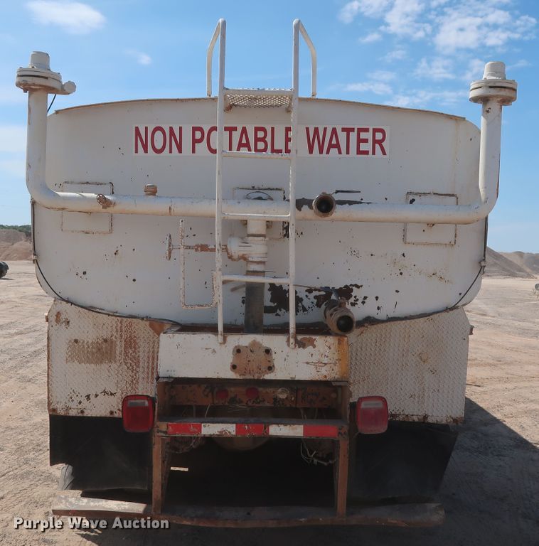 image for item HT9732 1980 Ford 8000  water truck