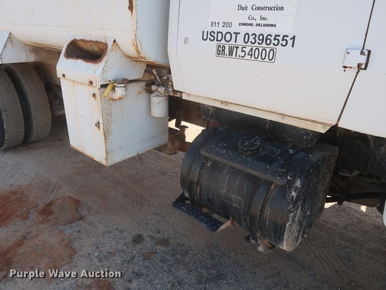 image for item HT9732 1980 Ford 8000  water truck