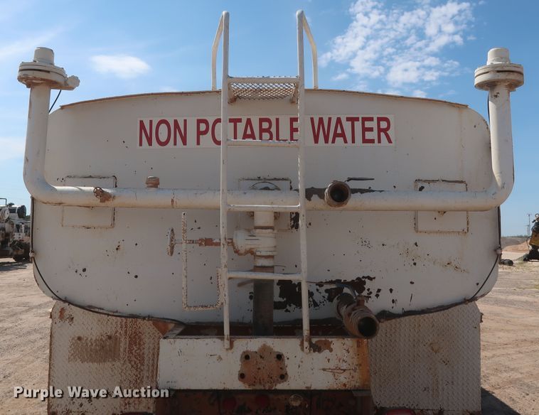 image for item HT9732 1980 Ford 8000  water truck