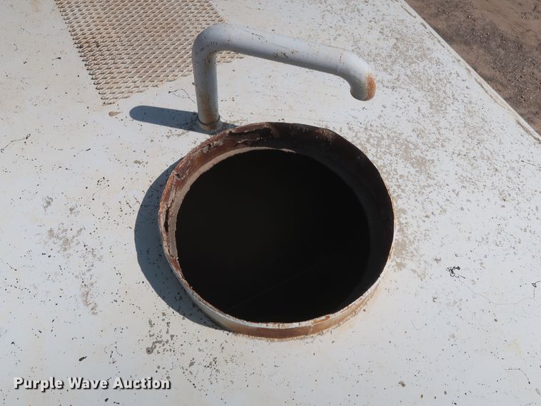 image for item HT9732 1980 Ford 8000  water truck