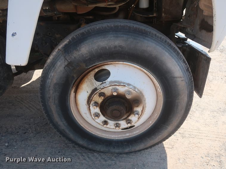 image for item HT9732 1980 Ford 8000  water truck