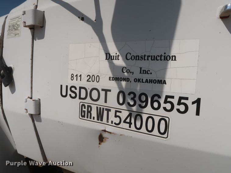 image for item HT9732 1980 Ford 8000  water truck