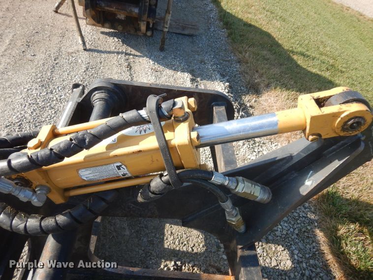 image for item HV9750 45"W skid steer grapple bucket