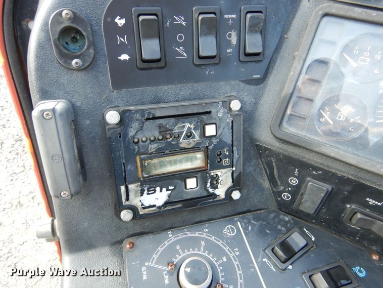 image for item HY9483 2005 Ditch Witch JT1220 Mach 1  directional boring unit